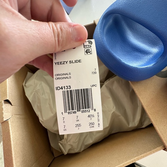 Brand new Adidas Yeezy YZY slide - Picture 3 of 6